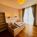 Lilac Luxury Villa Prague * Ohrobec