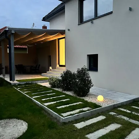 Villa Lilac House - Holiday And Relaxation House Ohrobec