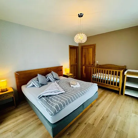 Lilac Luxury Prague Villa *