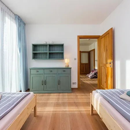 Lilac Luxury Prague Villa *